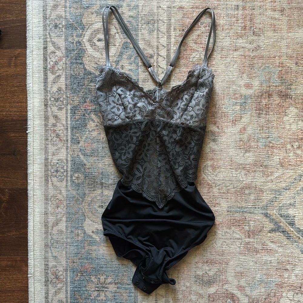 Aerie Bodysuit Size Medium